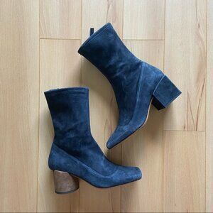 JACQUEMUS les carré rond suede ankle boots